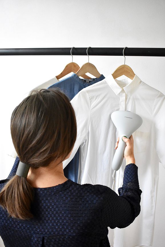 Cirrus 2 Ročni parni likalnik, črn