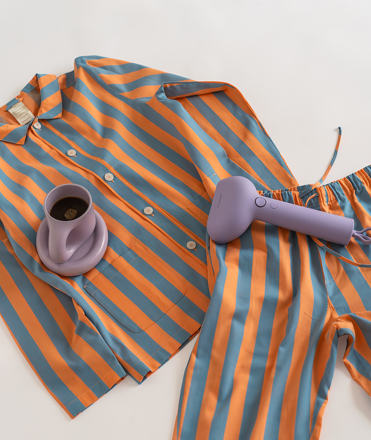 Cirrus X Ročni parni likalnik za oblačila, črn