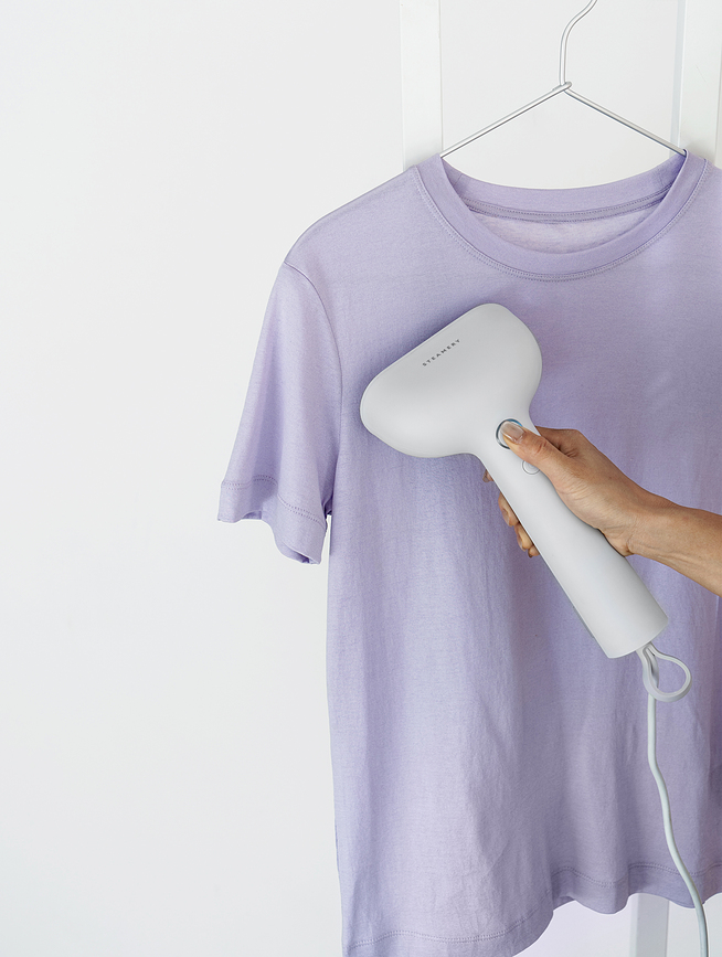 Cirrus X Ročni parni likalnik za oblačila, črn