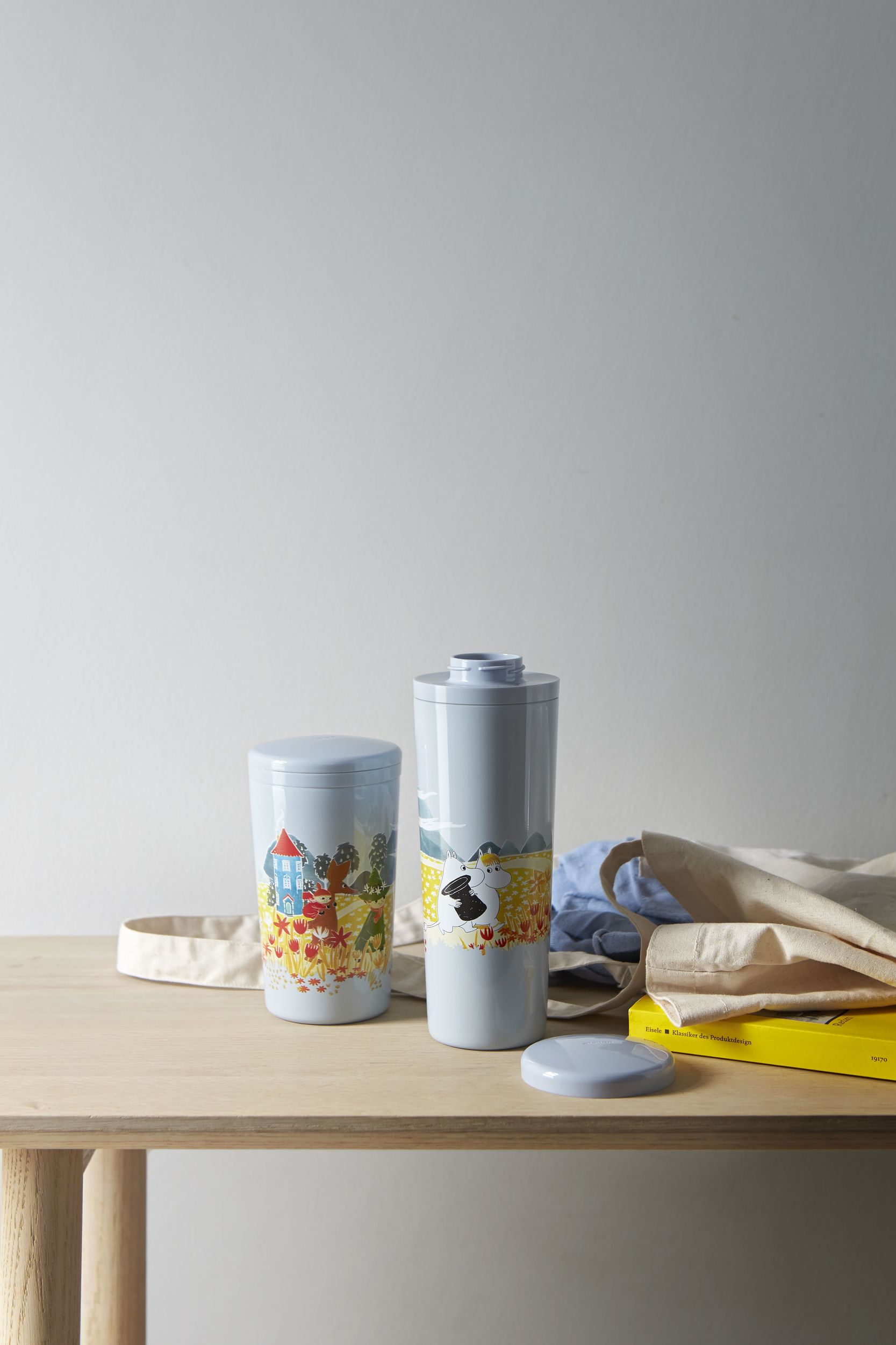 https://3fa-media.com/stelton/stelton-carrie-insulated-mug-400-ml-moomins-grey-blue__121769_b54b43b-s2500x2500.jpg