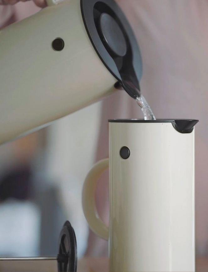 Hervidor eléctrico EM77 1,5 l, beige arena