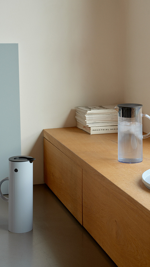 Stelton Bokal za vodu okrugli zatamnjeni