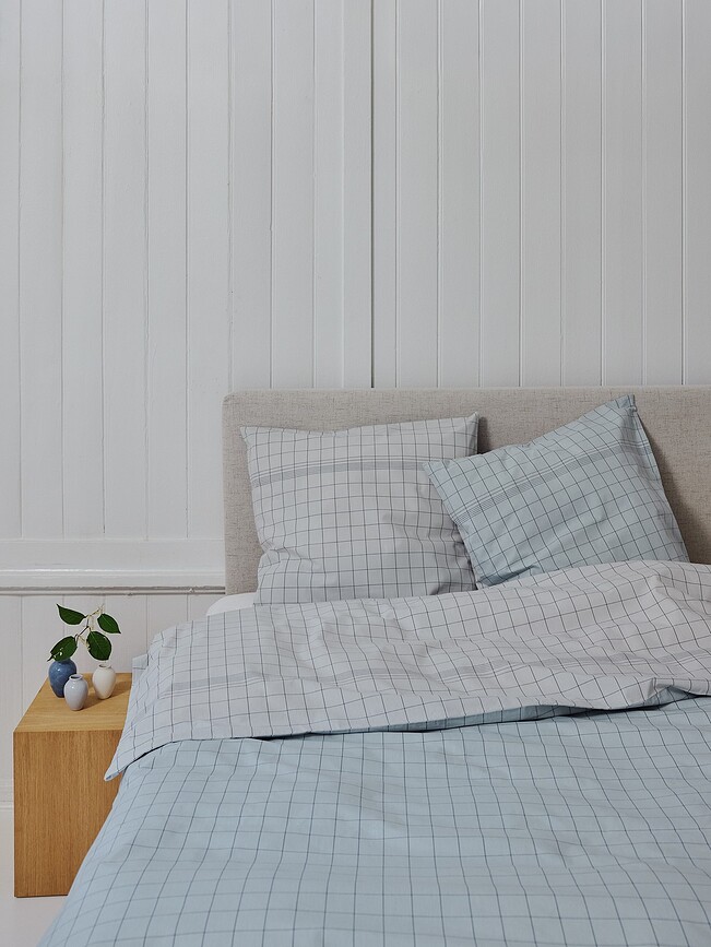 Vibeke Klint Beddengoed 140 x 220 cm, lichtrood met kussensloop 50 x 70 cm