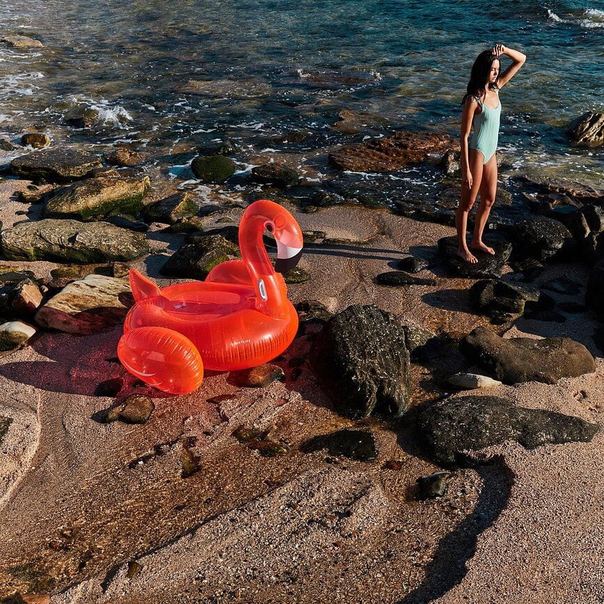 Colchoneta Hinchable Luxe Ride On, diseño de cisne