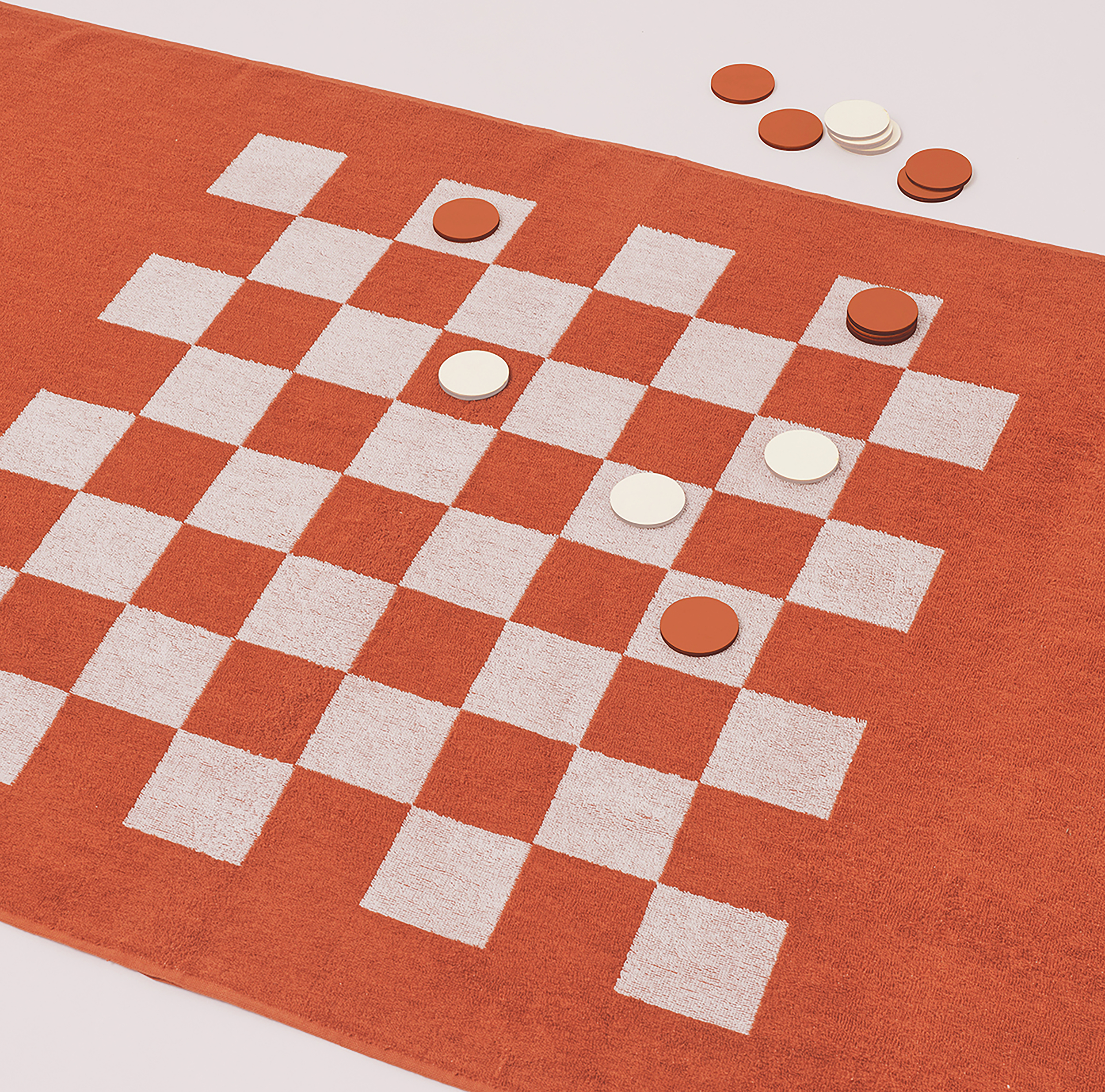 Luxe Games Beach towel 90 x 160 cm terracotta with 32 pieces for