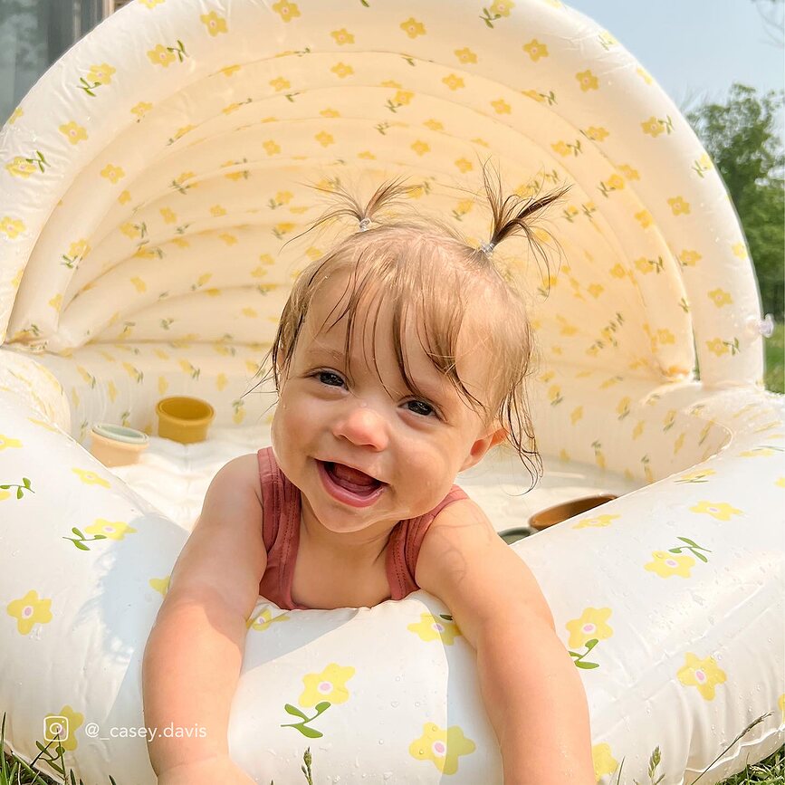 Piscina hinchable para bebés Buddy Shark Tribe