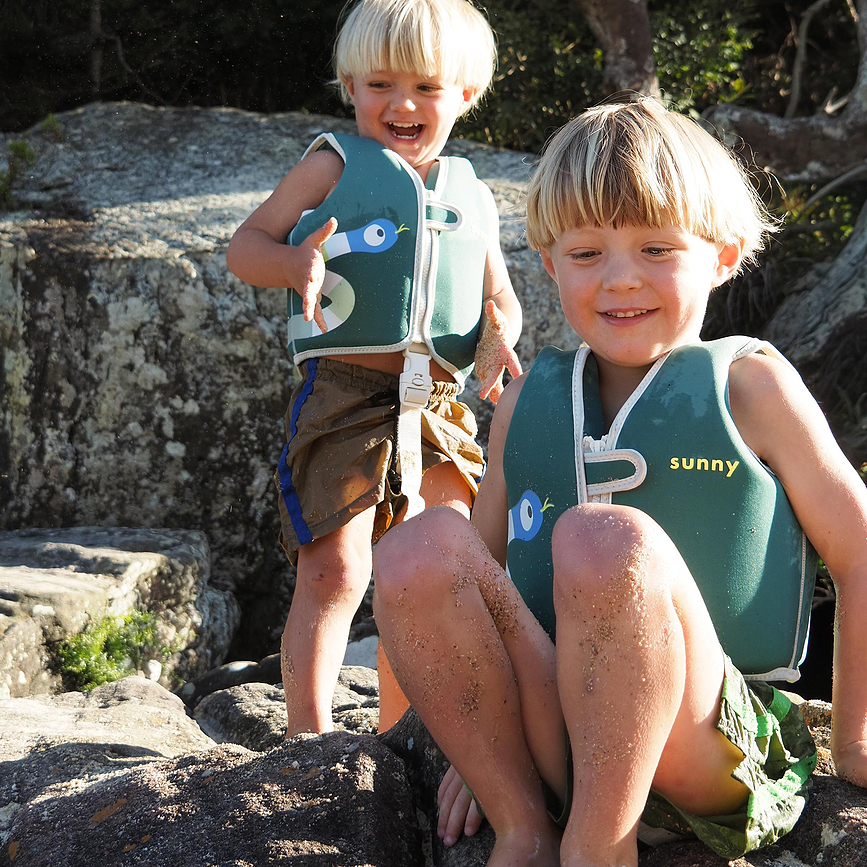 Sunnylife svømmevest til børn Strawberry Sunshine 1-2 år