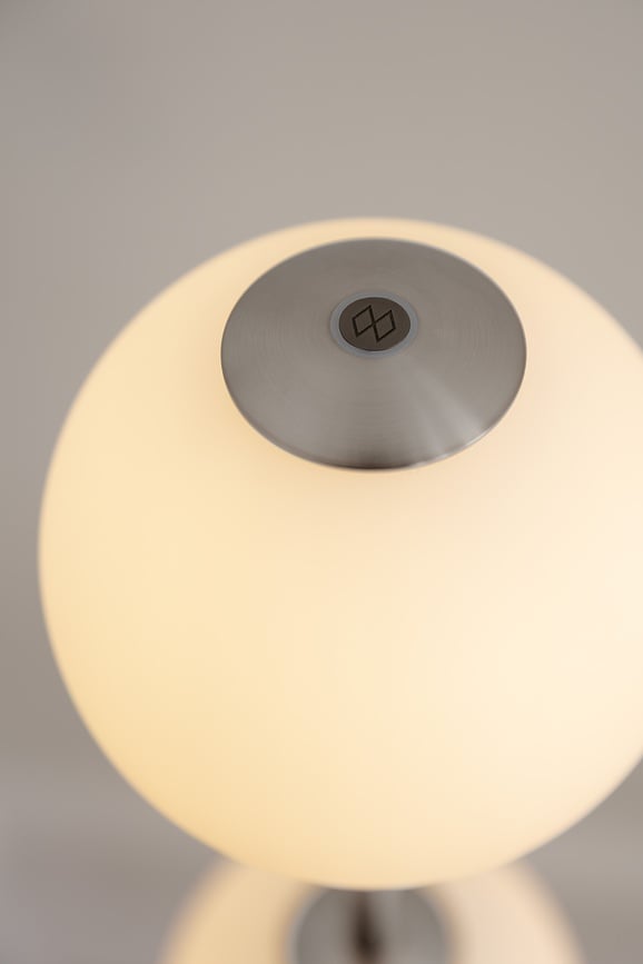 Audrey Podna Lampa čelična