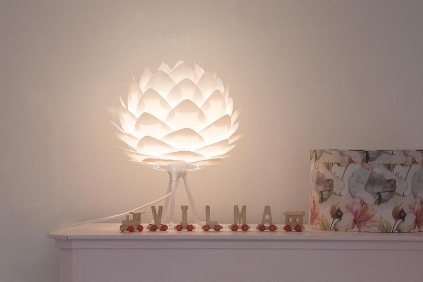 Base para Lámpara de Mesa Tripod, de acero cepillado