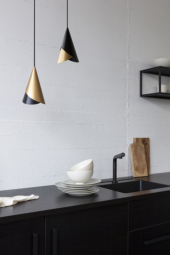 Cornet Viseča svetilka, črno-zlata