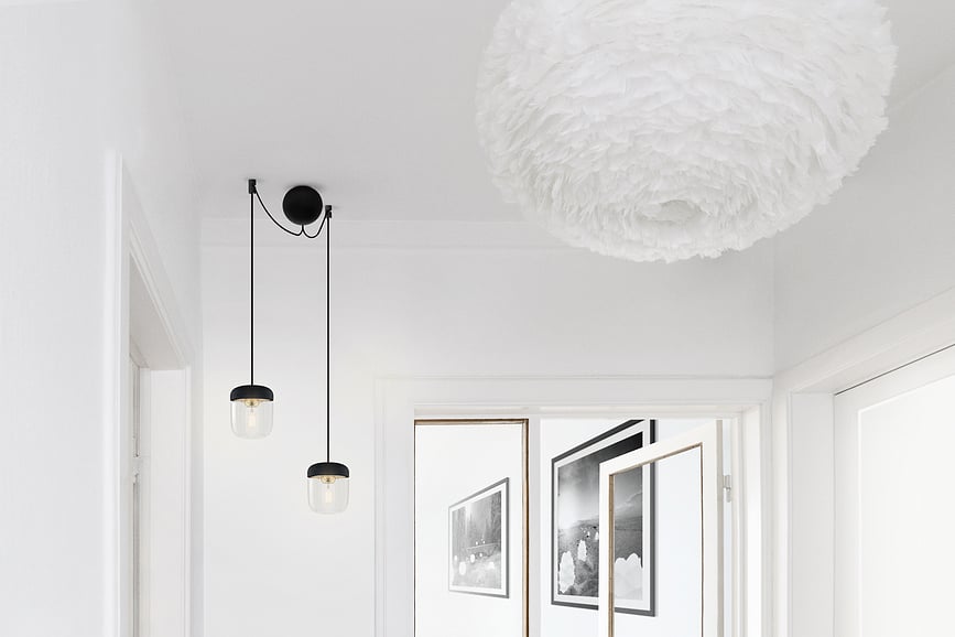 Lámpara colgante Acorn negra con latón pulido, individual