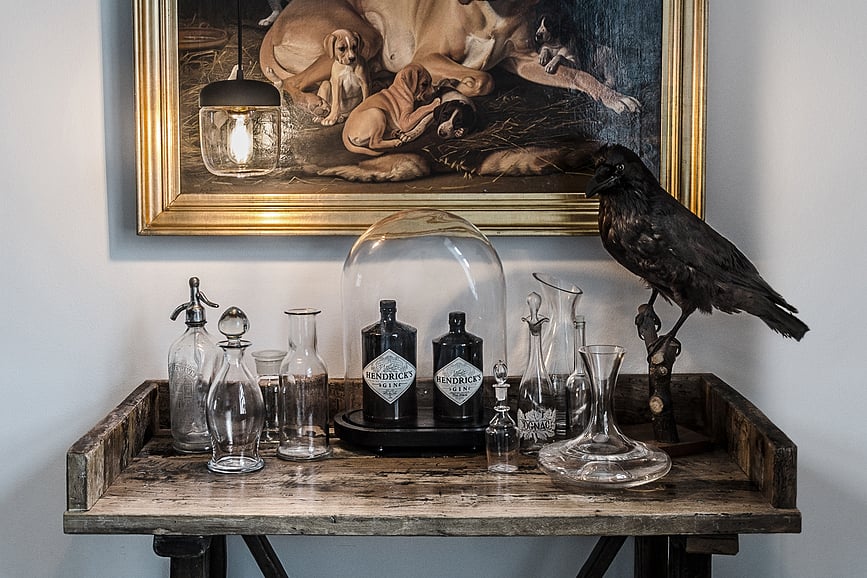 Lámpara colgante Acorn negra con latón pulido, individual