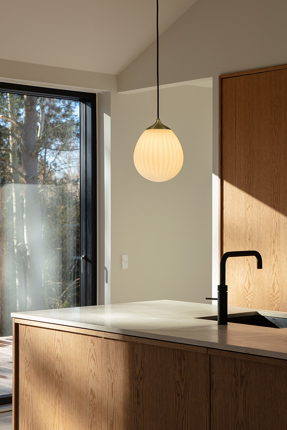 Lámpara colgante Around The World mini, dorada y negra