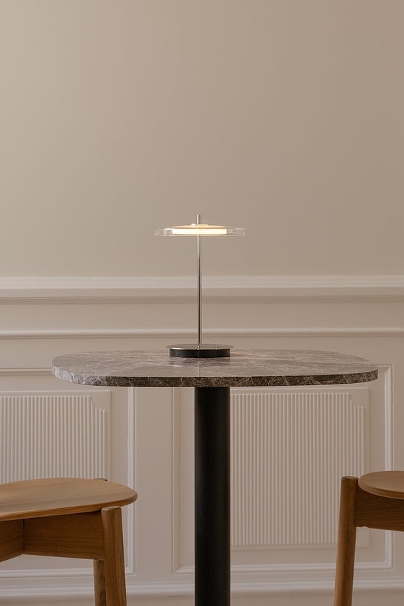 Lámpara de mesa inalámbrica Asteria Glass Move, acero pulido