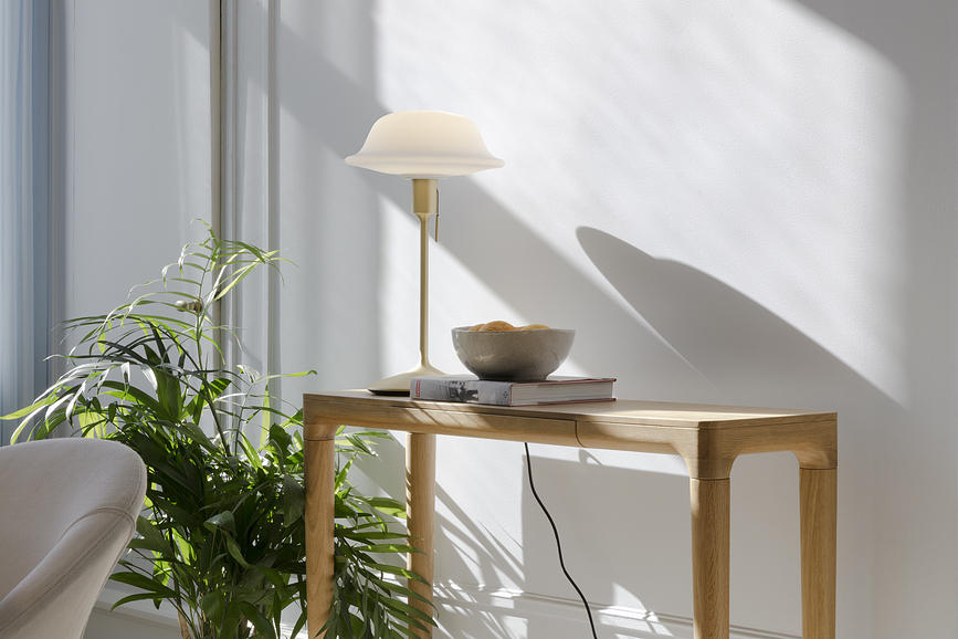 Lampe de table Butler 55 cm, laiton