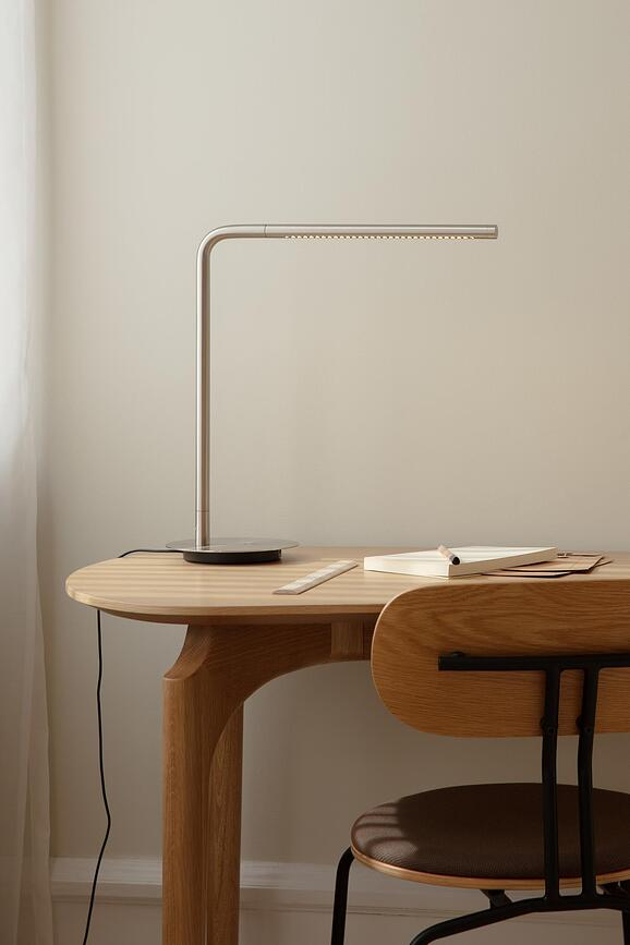 Omni V2 Lampe à poser, acier brossé