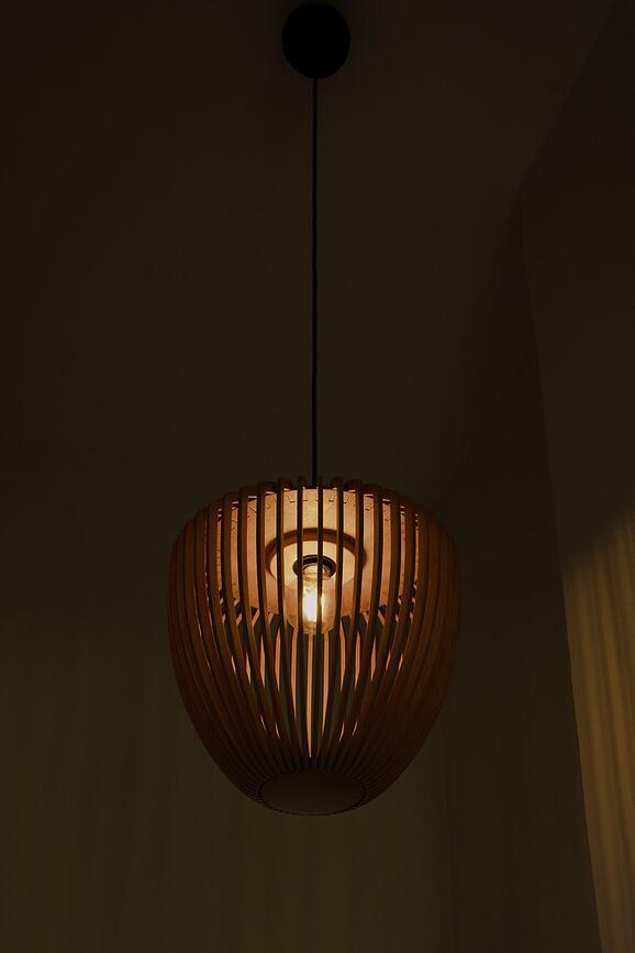 Pantalla de roble Clava, negro