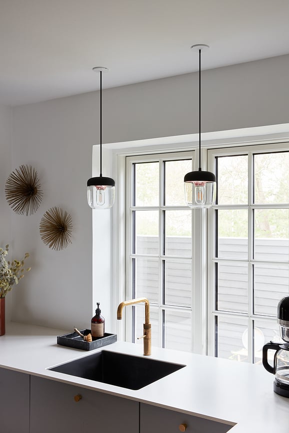 Suspension Acorn noire, cuivre poli, simple