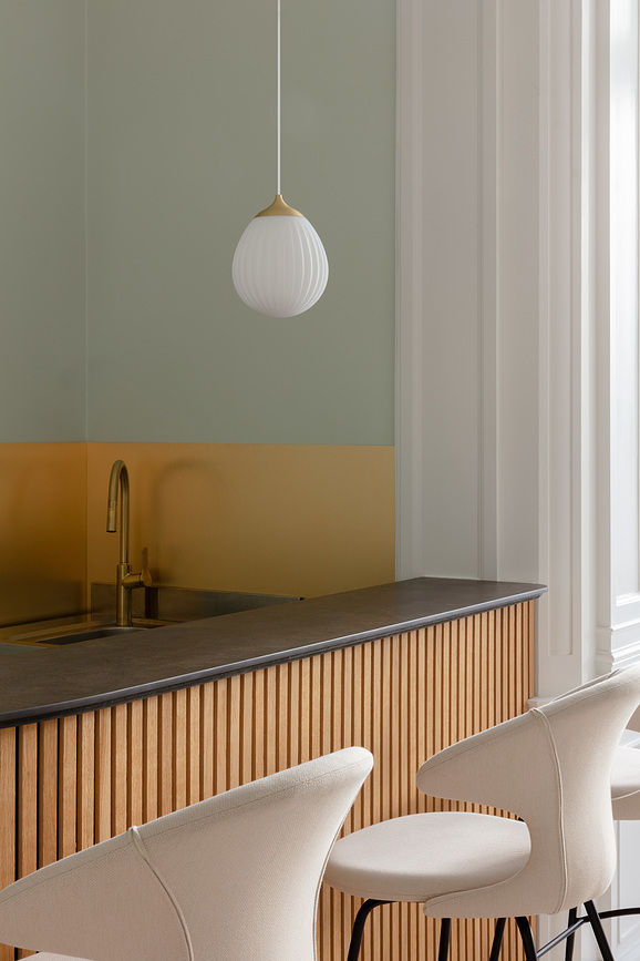 Suspension Around The World mini, or-noir