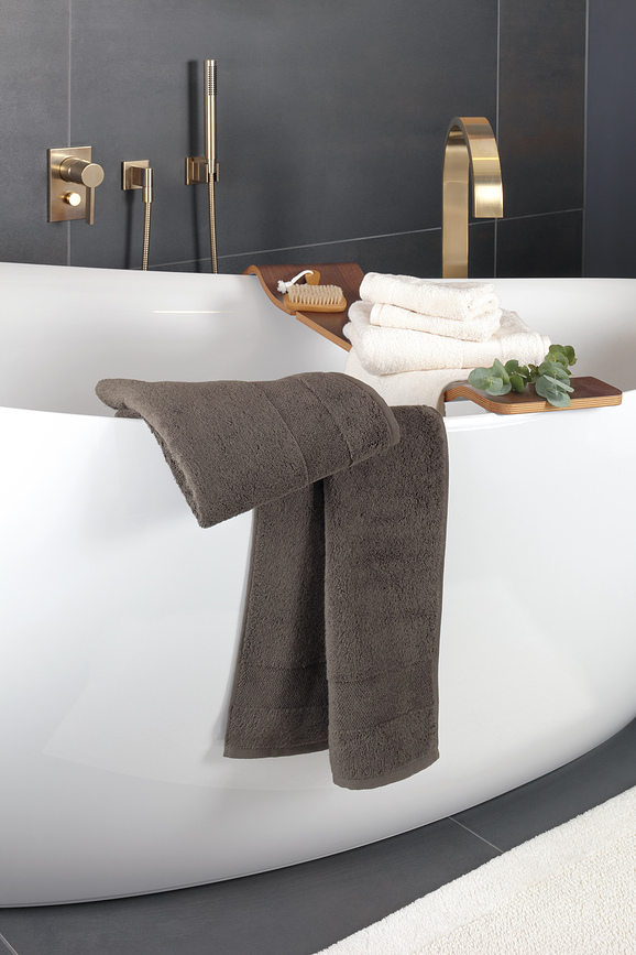 One Brisača, 50 x 100 cm, črna