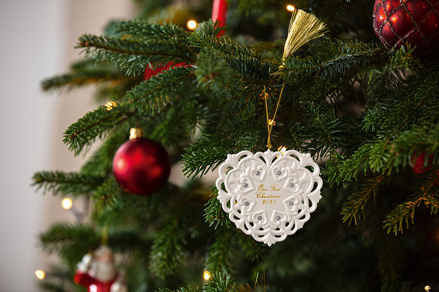 Christmas Classics 2025 Božični okrasek, gugalni konjiček