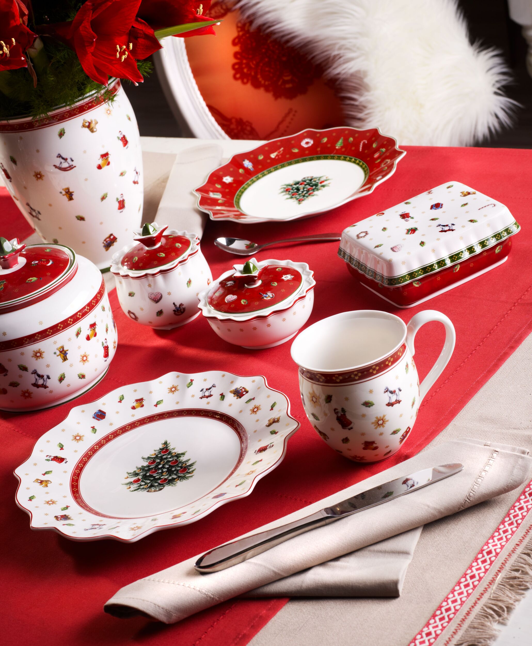 Villeroy & Boch Toy's Delight Dinnerware Set 12 Pcs in Porcelain, Christmas