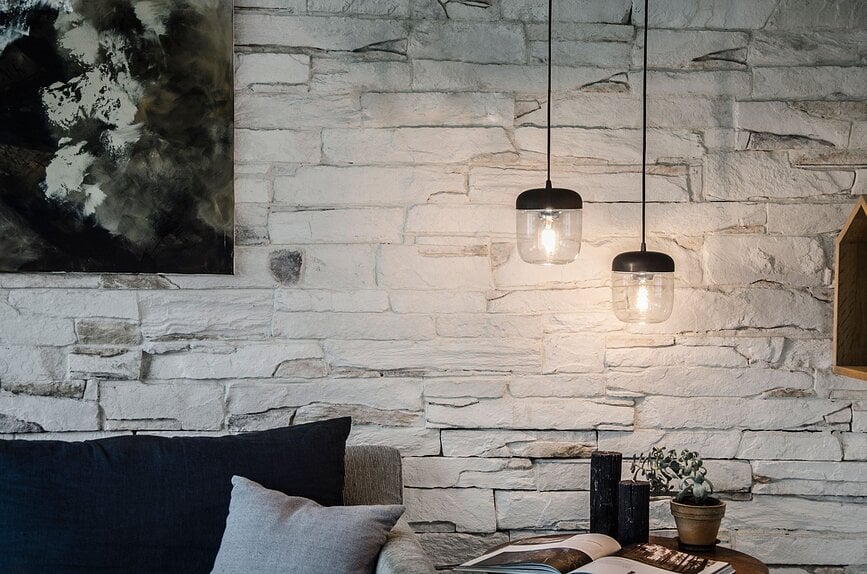 Acorn Lampa crna bakrena