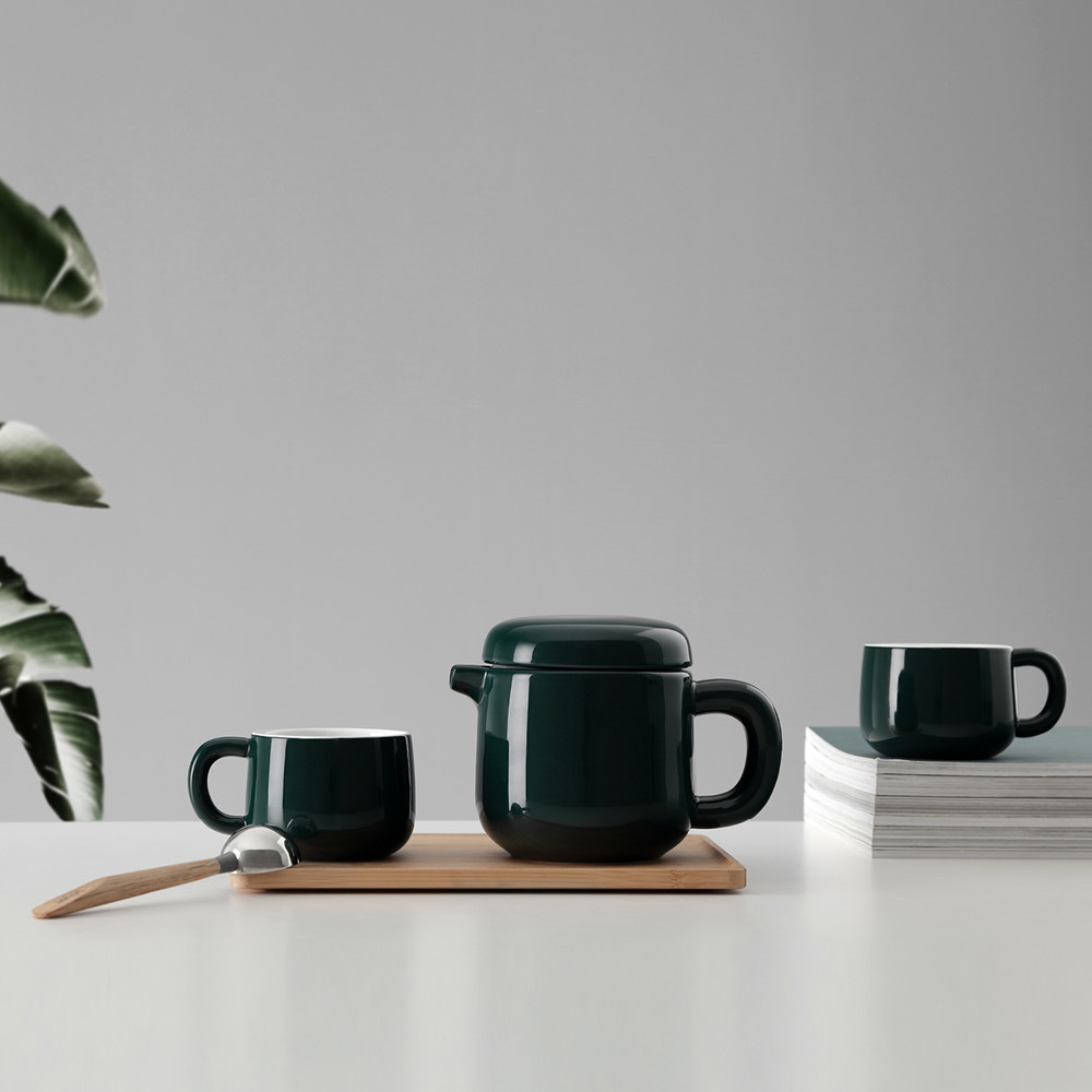 https://3fa-media.com/viva-scandinavia/viva-scandinavia-isabella-pitcher-for-tea-glossy__112104_13fe5c7-s2500x2500.jpg