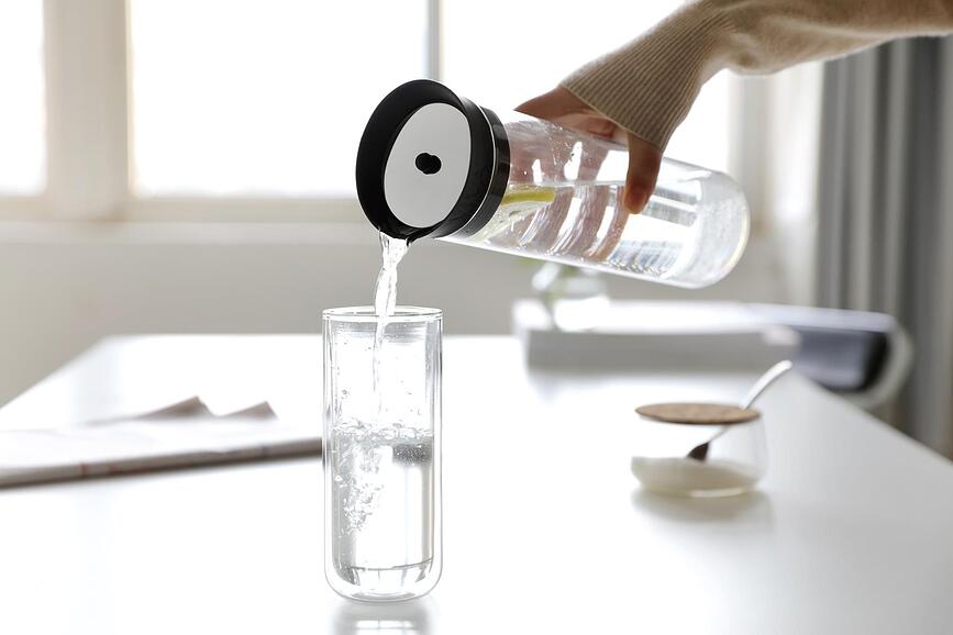 Garrafa Minima, negra