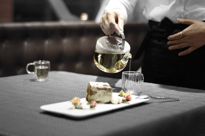 Tetera con infusor Bjorn, 1,2 L