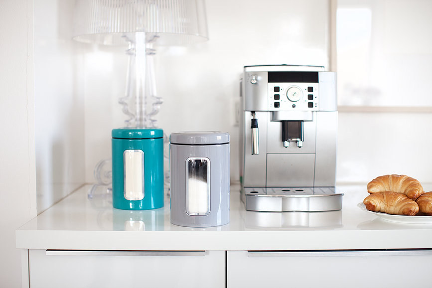 Classic Line Posoda z oknom, 2 l, črna mat