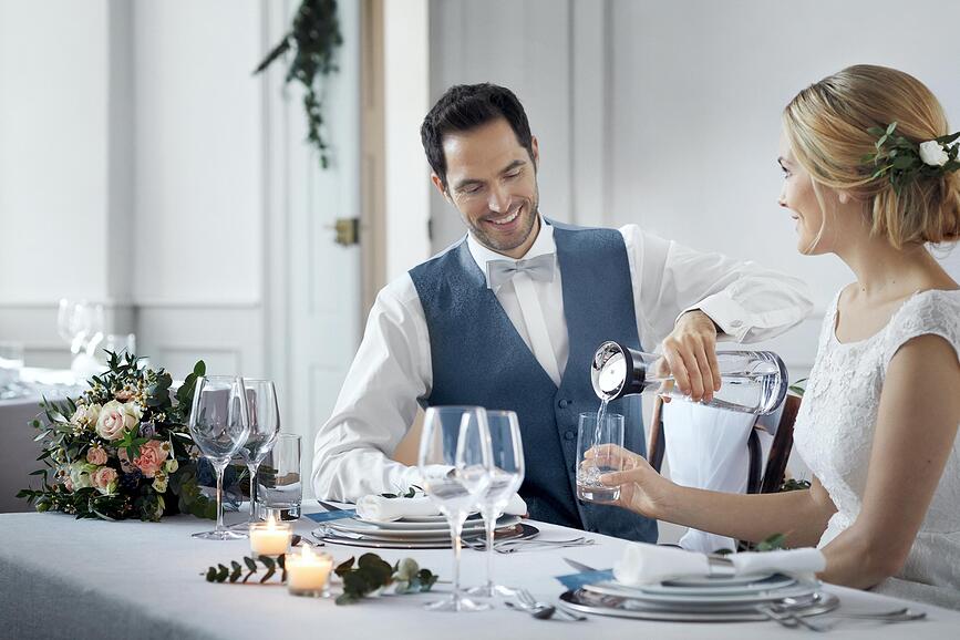 Basic Karafa za vodo, 1 L, črna