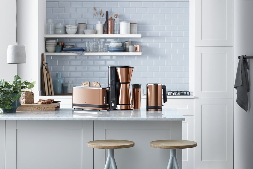 Cafetera KITCHENminis, plateada, con taza térmica