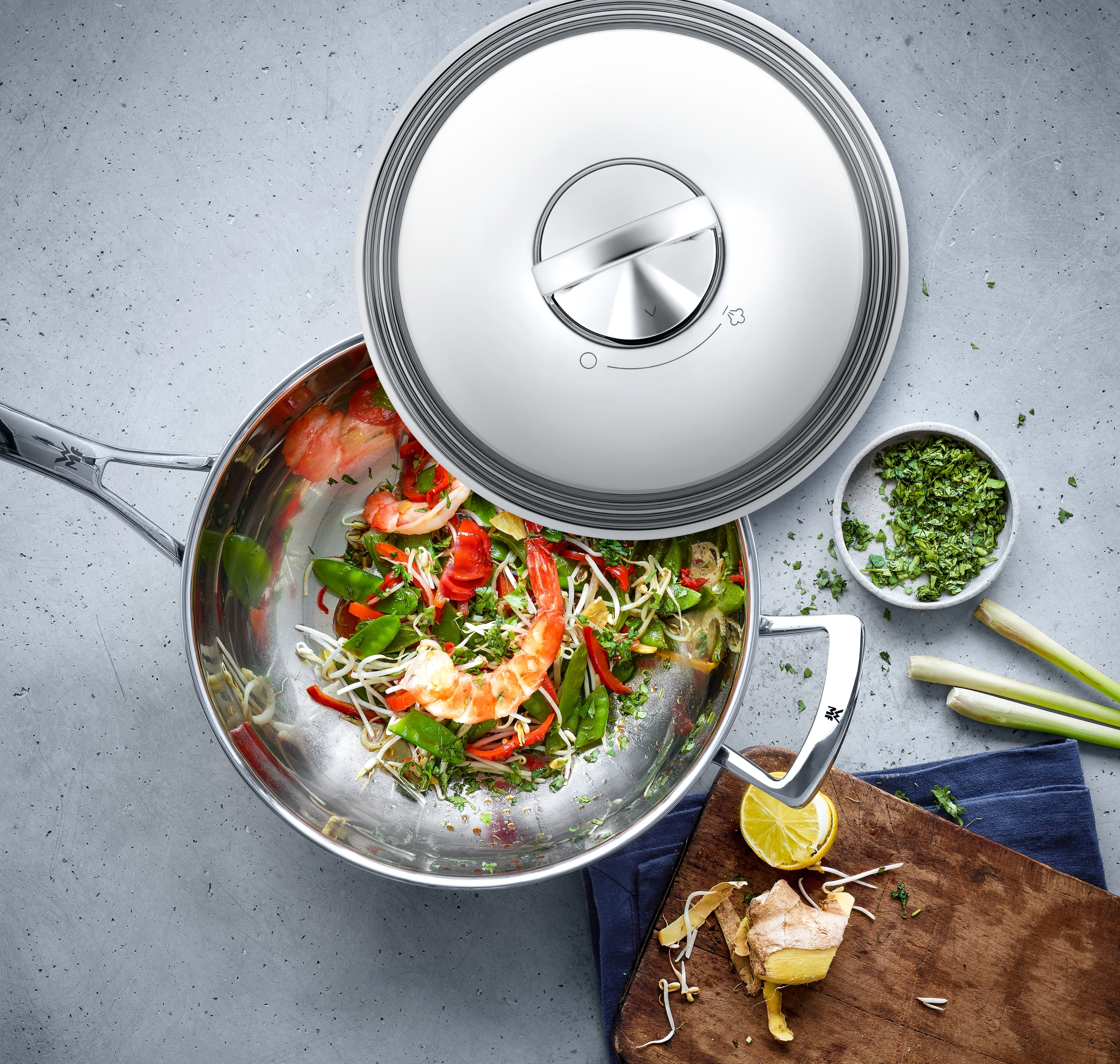 WMF Wok Multiply 32 cm with stainless steel lid