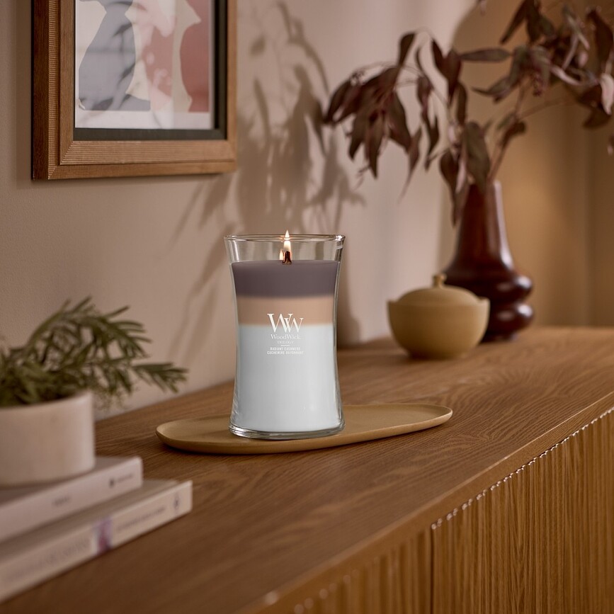 Moyenne bougie WoodWick Trilogy Radiant Cashmere