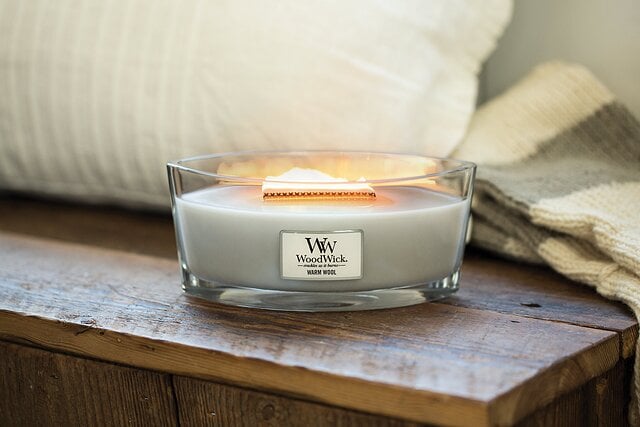 Hearthwick Flame WoodWick Linen Kerze - 76135E