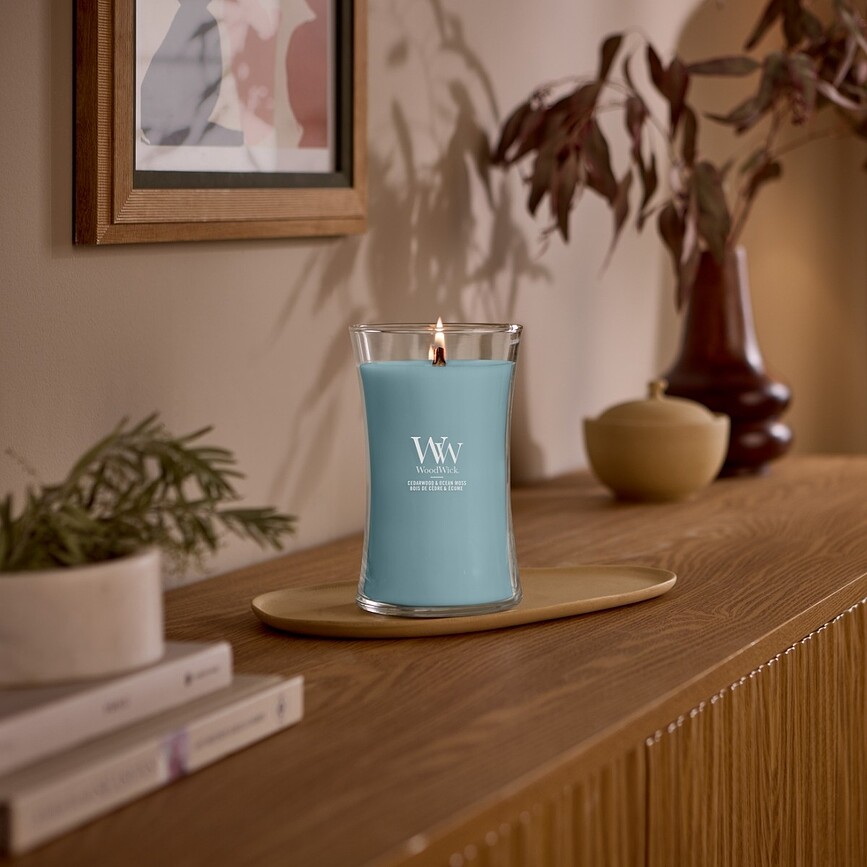 Sveča WoodWick Core Cedarwood & Ocean Moss majhna