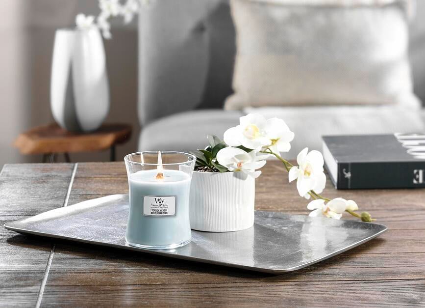 Vela Core WoodWick, fragancia Seaside Neroli, tamaño mediano