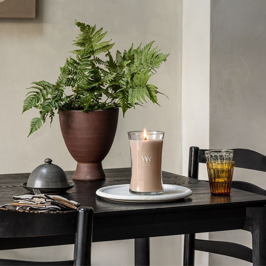 WoodWick Core Sveča Patchouli Creme, srednja