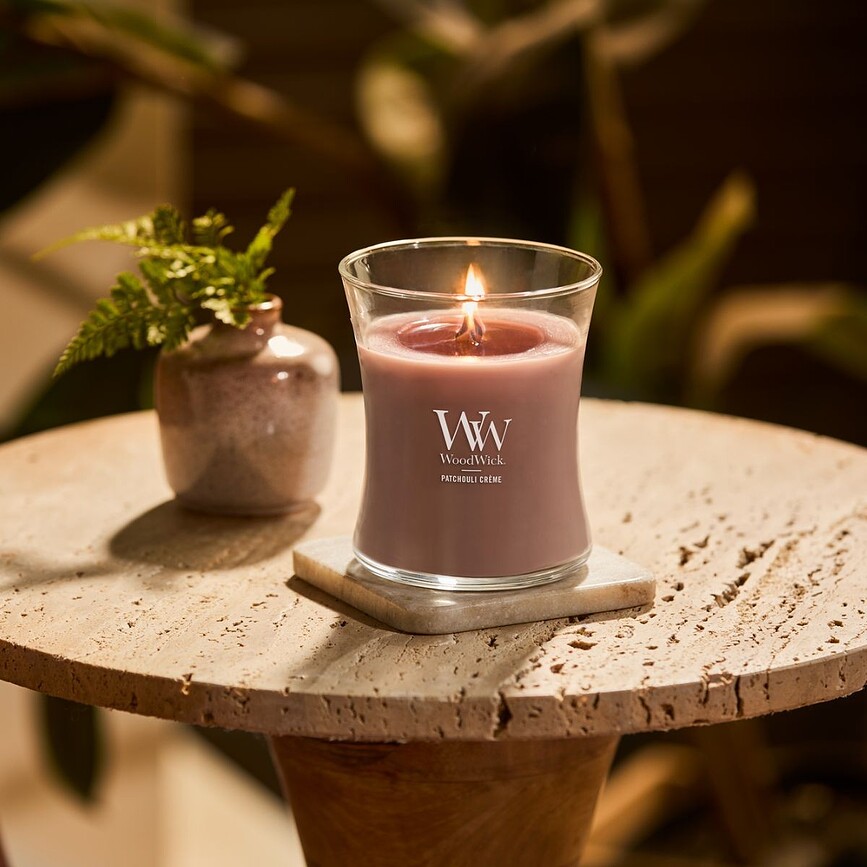 WoodWick Core Sveča Patchouli Creme, srednja
