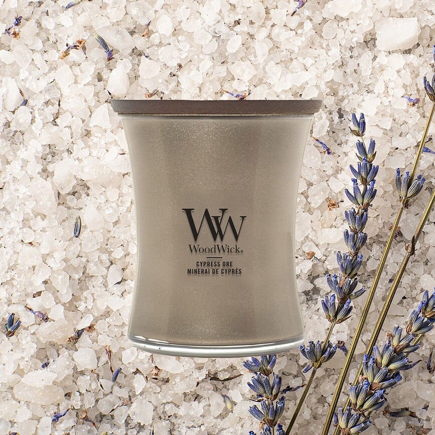 WoodWick Precious Metals Svijeća Cypress Ore srednja