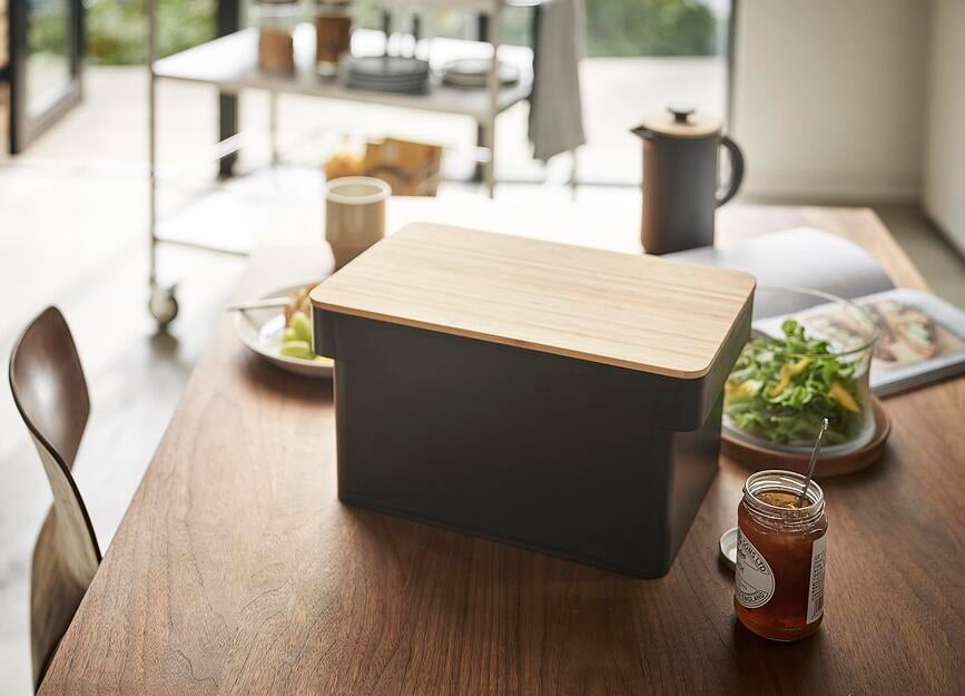 Panera Tower, con tabla de cortar integrada y espacio para cuchillo, negro