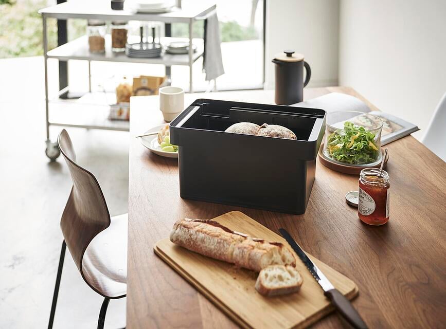 Panera Tower, con tabla de cortar integrada y espacio para cuchillo, negro