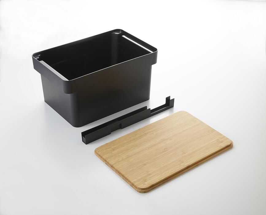 Tower Škatla za kruh s sekalno desko in prostorom za nož, črna