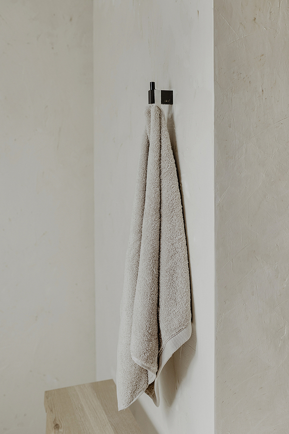 Linea Držač za Ručnike jednostruki crni