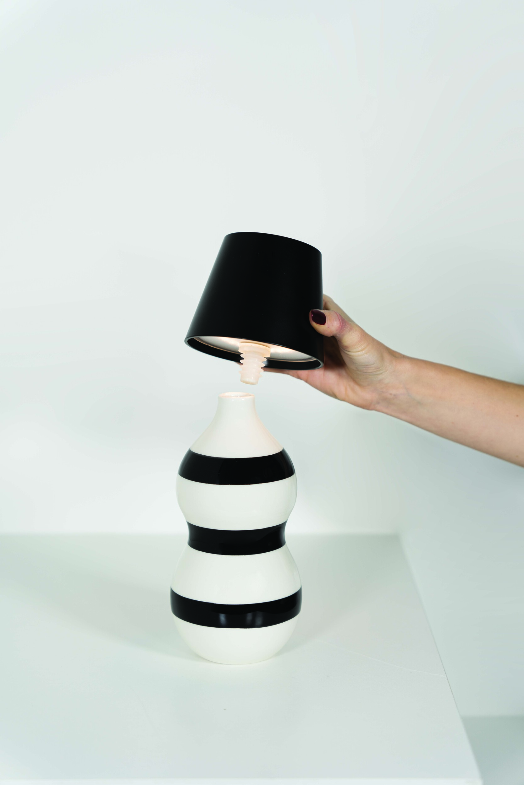 Lampe à poser rechargeable Zafferano Poldina Reverso blanche | Lumories