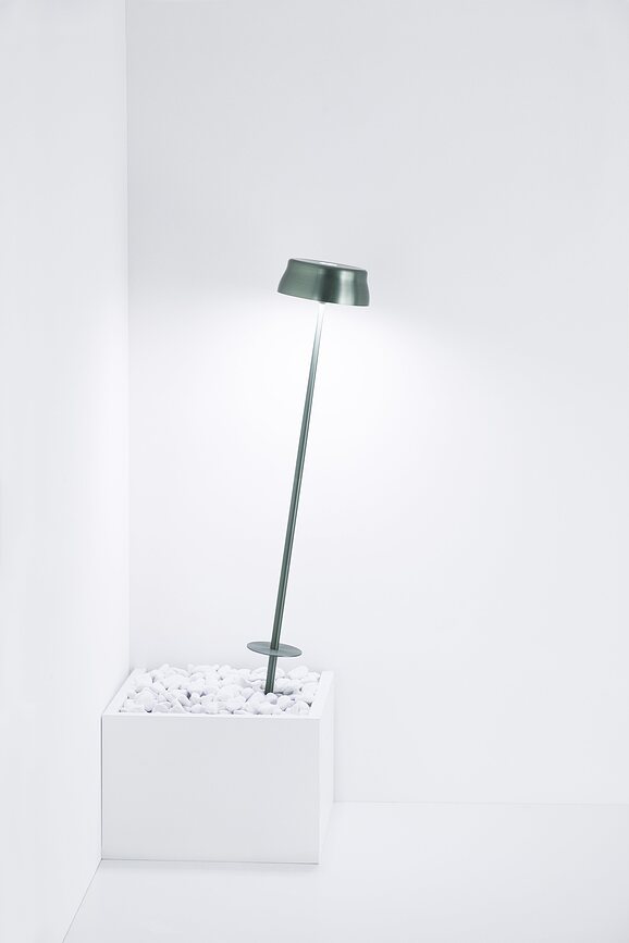 Lámpara de Exterior Wi-Fi Sister, dorada, altura regulable