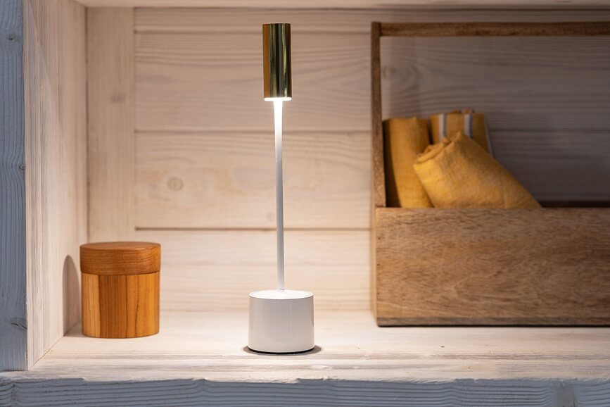 Lámpara de Mesa inalámbrica Carolina, dorada