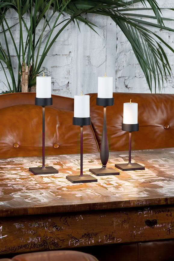 Lámpara de mesa inalámbrica Perpetua 25,6 cm, dorada