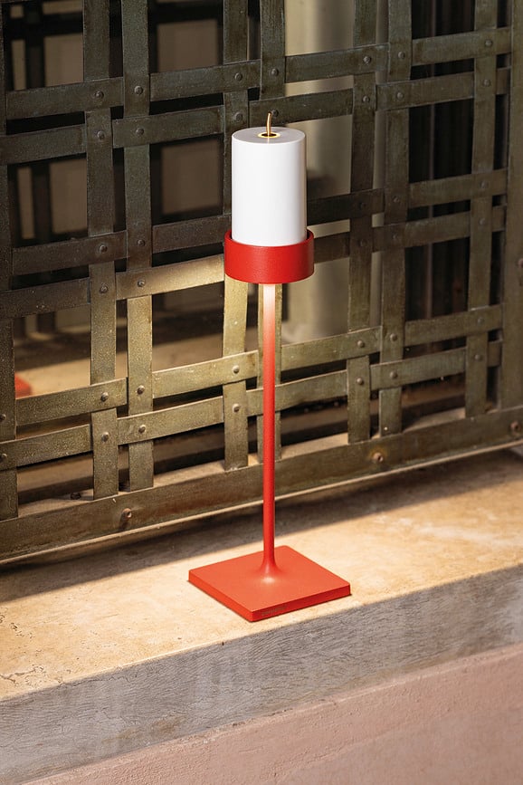 Lámpara de mesa inalámbrica Perpetua 25,6 cm, dorada